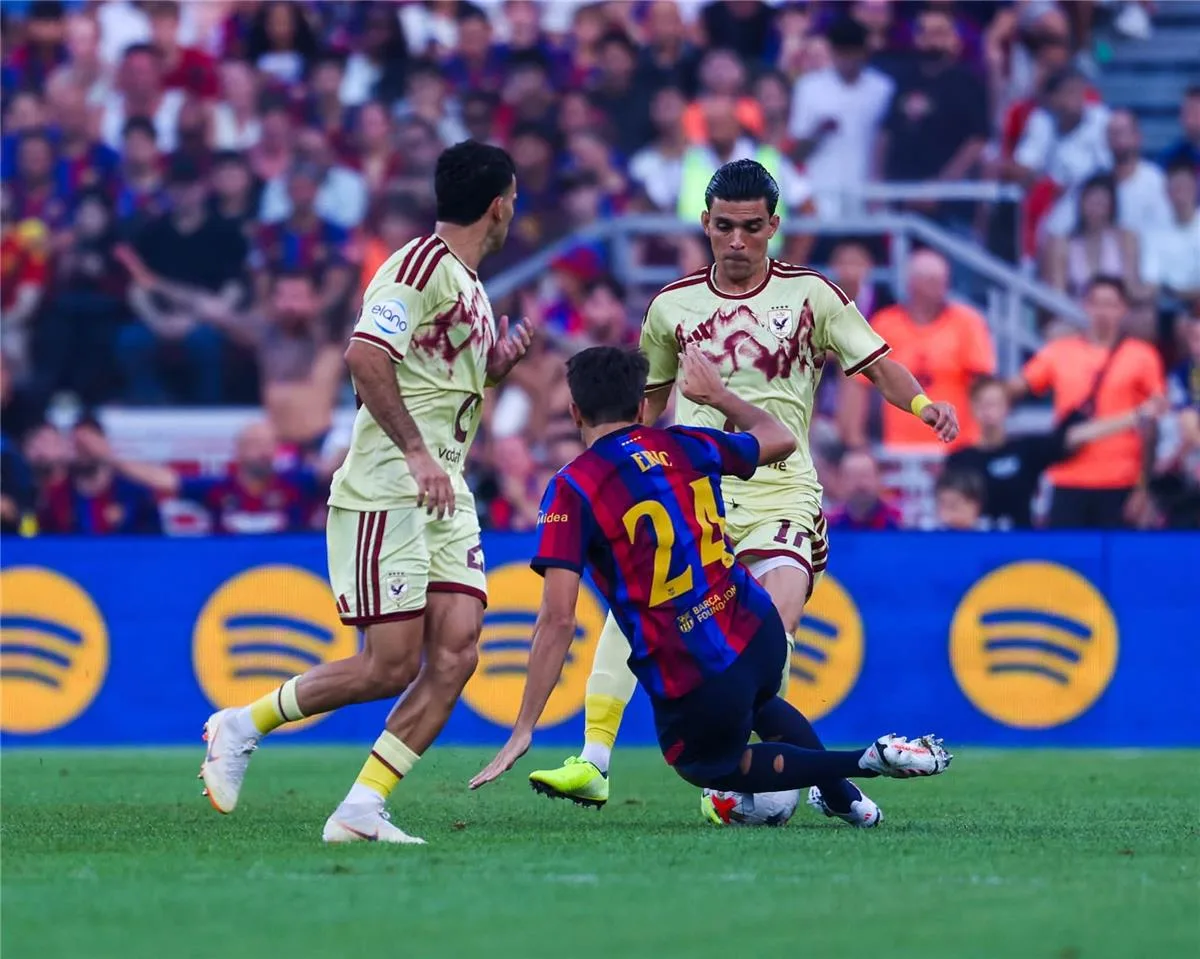الأهلي وبرشلونة