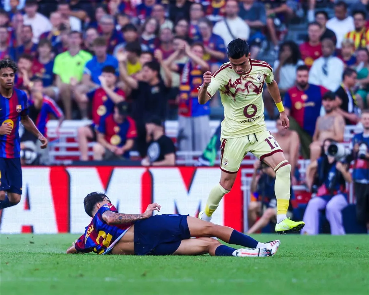 الأهلي وبرشلونة