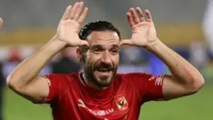 أزمة الظهير الأيسر عرض مستمر في الأهلي.. أين أنت يا معلول؟!