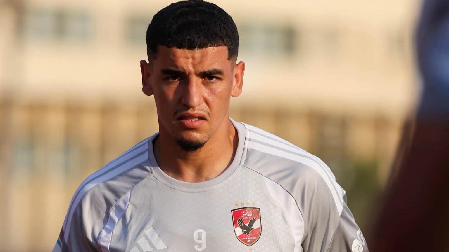 بن جديدة يبحث عن إثبات الذات.. ويطلب الدعم من لاعبي الأهلي