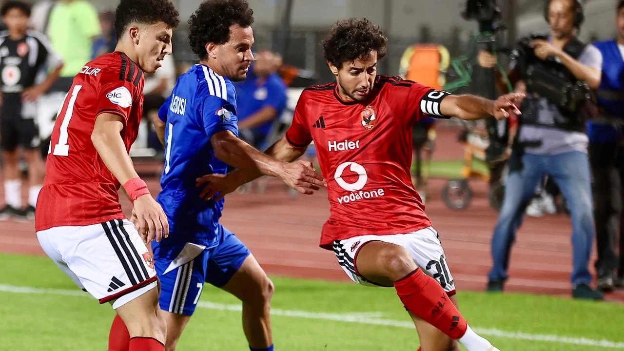 نجوم الأسبوع.. 3 لاعبين من الأهلي يزينون التشكيل المثالي 